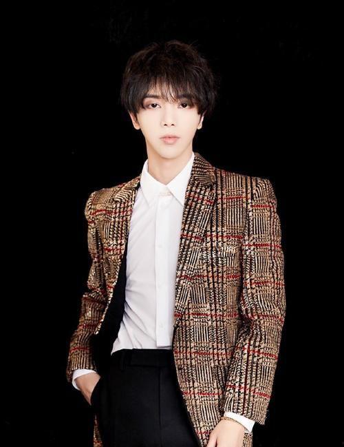 实料爆料明星名单最新版,实料名单大揭秘,明星动态一网打尽! 第3张 实料爆料明星名单最新版,实料名单大揭秘,明星动态一网打尽! 第3张